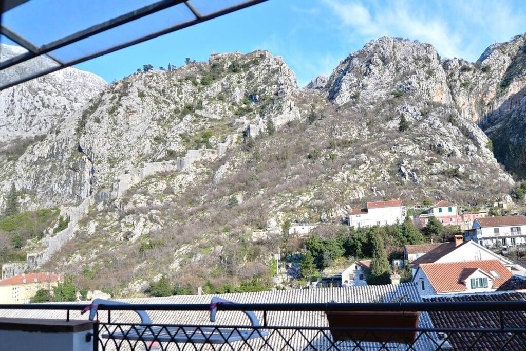 Stylish Apartment 22 Kotor Luaran gambar